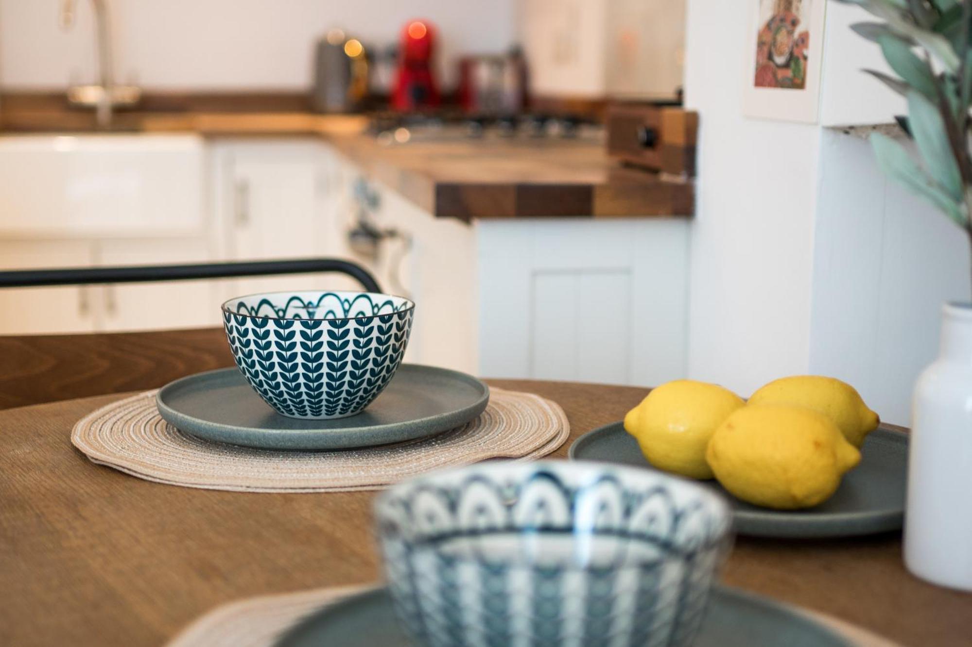 Charming 2-Bed Flat In The Heart Of Nottinghill - Steps From Portobello Rd Market And Nottinghill Bookshop Apartment Londra Exterior foto