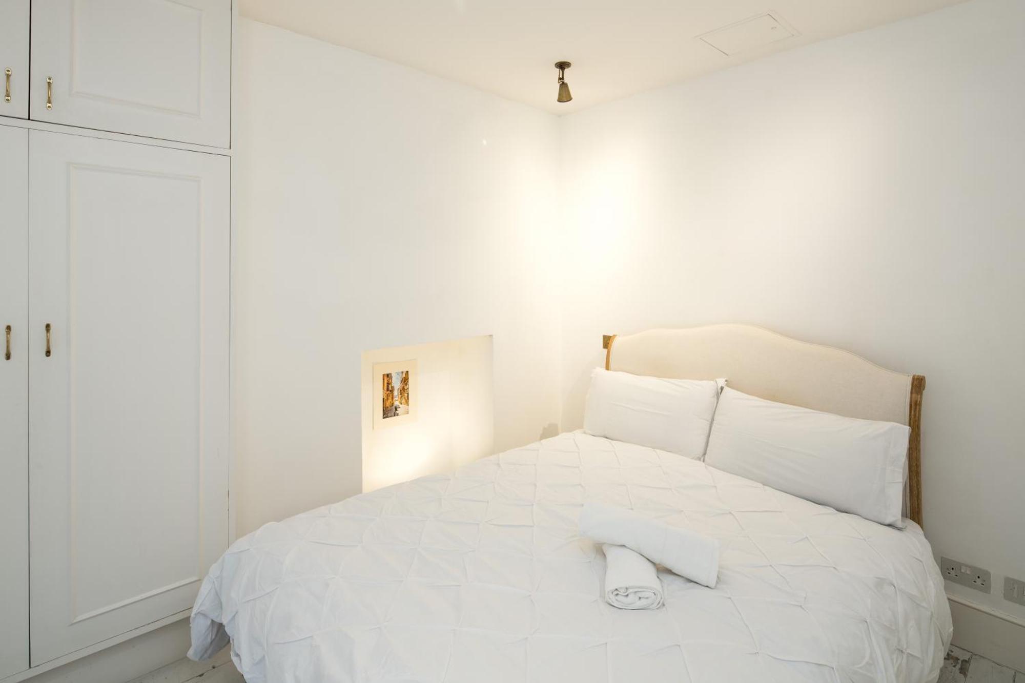 Charming 2-Bed Flat In The Heart Of Nottinghill - Steps From Portobello Rd Market And Nottinghill Bookshop Apartment Londra Exterior foto