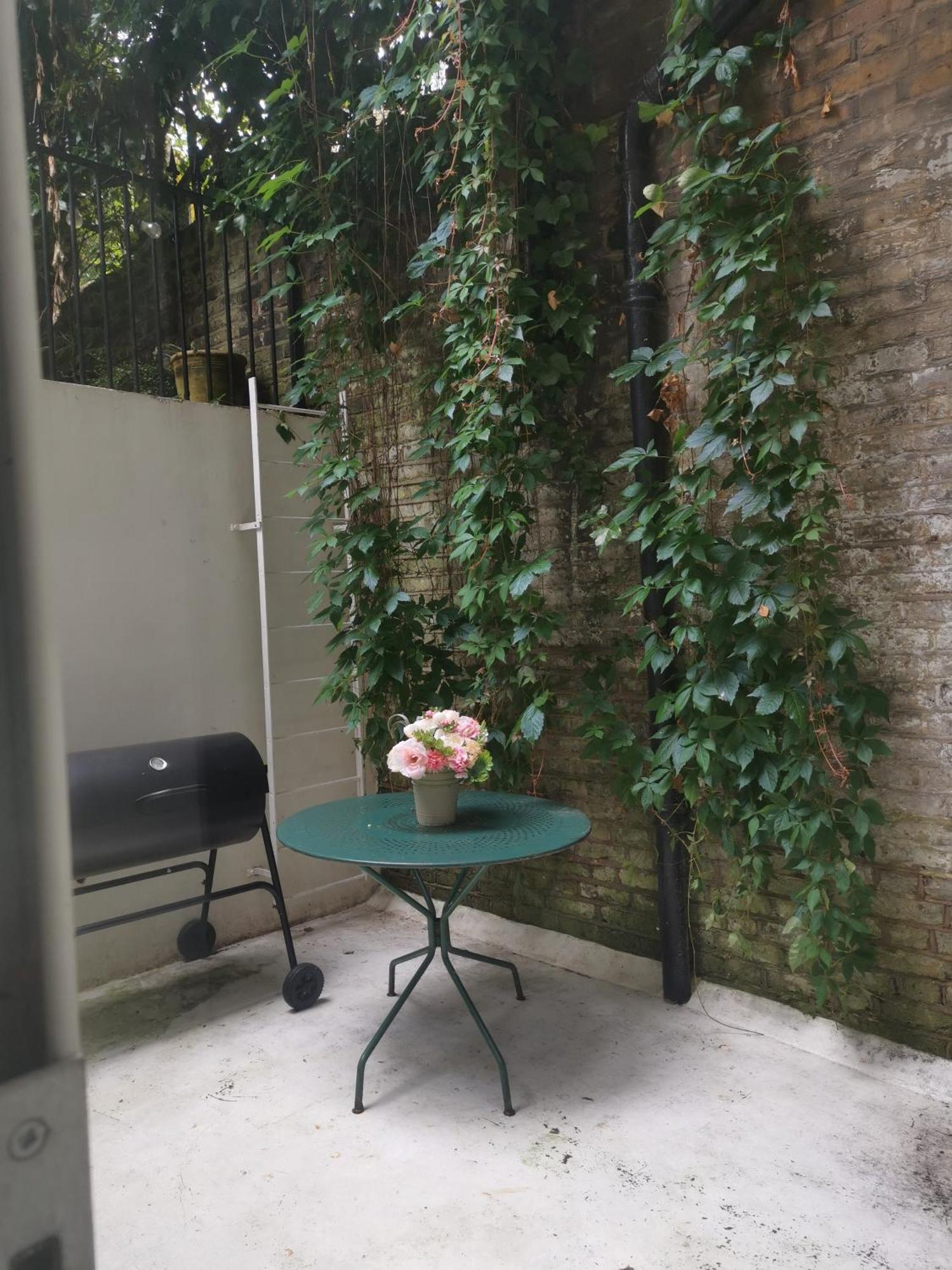 Charming 2-Bed Flat In The Heart Of Nottinghill - Steps From Portobello Rd Market And Nottinghill Bookshop Apartment Londra Exterior foto